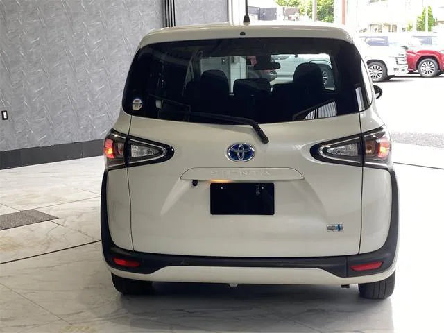 Toyota Sienta - 7 Seater