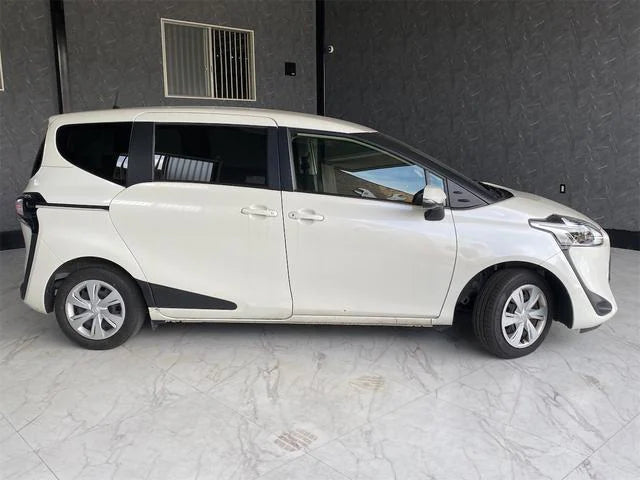 Toyota Sienta - 7 Seater